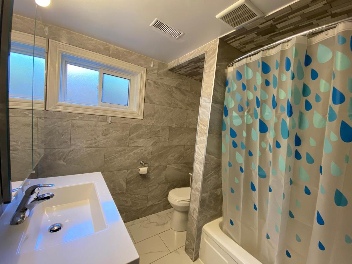 Yonge And Finch Subway !S Spacious And Modern Private Bd With Shared Bathroom Toronto Kültér fotó
